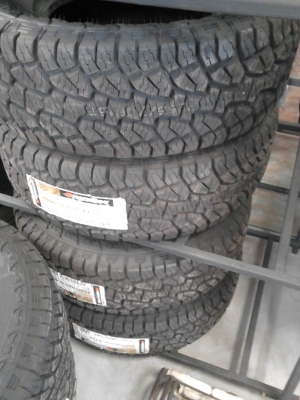 ขอบ 15 ยางใหม่ปี2013 255/70R15 HANKOOK DYNAPRO AT-M ชุด 4 เส้น TEL.081-427-3941 ขอบ 15 ยางใหม่ปี2013 255/70R15 HANKOOK DYNAPRO AT-M ชุด 4 เส้น TEL.081-427-3941