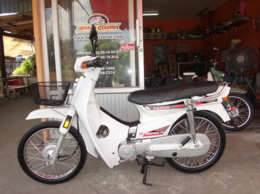 ขายHondaดรีมคุรุสภาแท้สตาร์ทมือสีขาวแน่นๆสวยๆมีทะเบียนเอกสารชุดโอน(ร้านโบราณคลาสสิค)กทมไลท์บางแค