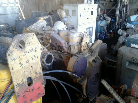 ขาย เครื่อง CAT 3306 มี 2 เครื่อง นะครับ ตัวใช้ GAS กับตัวใช้น้ำมัน