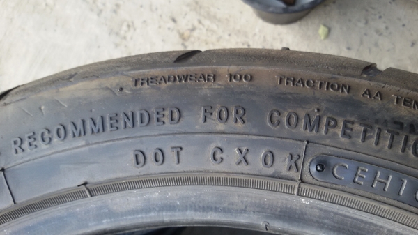 ขายยางซิ่ง215 45 17 NITTO NTO1ชุดละ4500