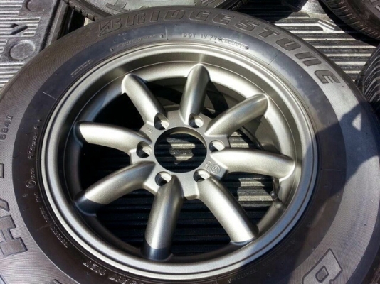 ล้อกล้วย 6 รู พร้อมยาง ล้อกล้วย 6 รู พร้อมยาง