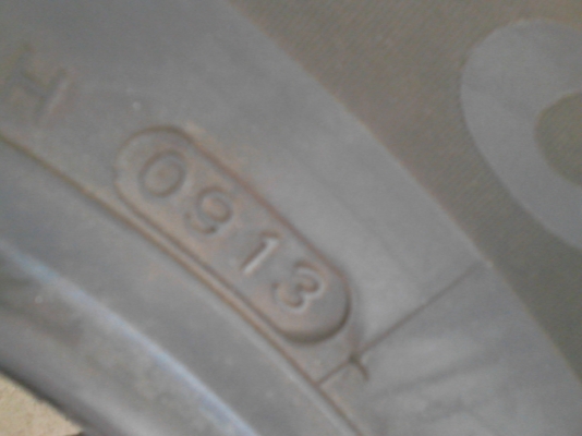 ขอบ13   ยางใหม่ ปี2013   175/70R13 HANKOOK OPTIMO ME02 ชุด 4 เส้น ปี2013  TEL.081-427-3941