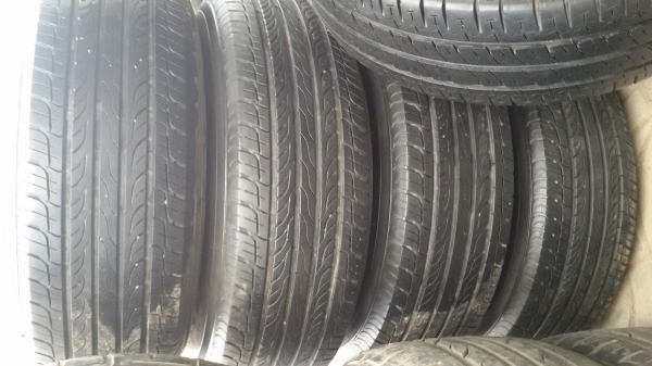 ขายล้อขอบ15 5รู114พร้อมยาง225 70 15 ชุดละ7800