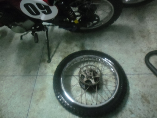 ขายดุมล้อหลัง Dt125 ยกชุดใส่ใช้งานใด้เลย ขายดุมล้อหลัง Dt125 ยกชุดใส่ใช้งานใด้เลย