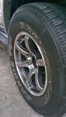 ขายครับ ล้อแม๊กซ์เลนโซ่ RTA 17" พร้อมยาง 265/70/17