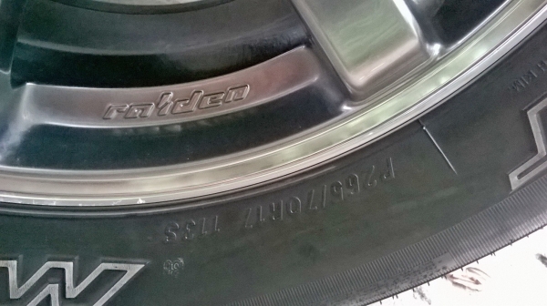 ขายครับ ล้อแม๊กซ์เลนโซ่ RTA 17" พร้อมยาง 265/70/17