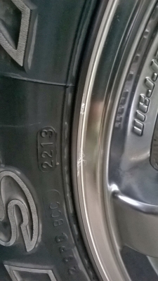 ขายครับ ล้อแม๊กซ์เลนโซ่ RTA 17" พร้อมยาง 265/70/17