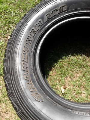 265/70R16 DUNLOP GRANDTREK AT3 ตัวหนังสือขาว ชุด 4 เส้น  TEL.081-427-3941