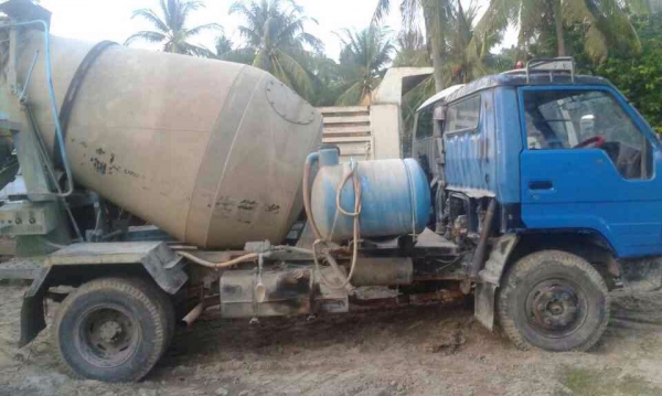 หกล้อโตโย้ต้า   รถโม่ปู    พร้อมใช้งาน  เล่มพร้อม..