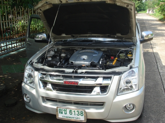 ISUZU  DEMAX