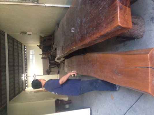 โต๊ะไม้จริงยาว 4 เมตร หนา 13 ซม. หว้าง 1 เมตร