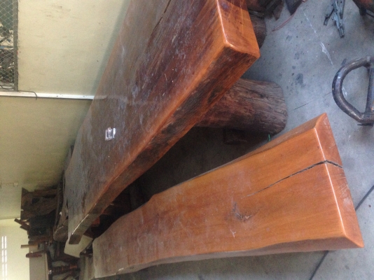 โต๊ะไม้จริงยาว 4 เมตร หนา 13 ซม. หว้าง 1 เมตร