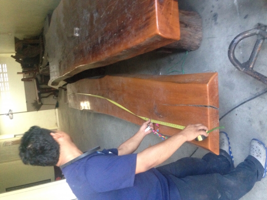 โต๊ะไม้จริงยาว 4 เมตร หนา 13 ซม. หว้าง 1 เมตร