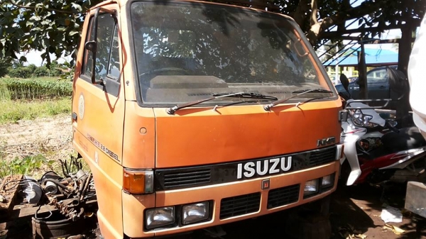 **45,000 บ.ต่อรอง**ขายหัวเก๋ง6ล้อ สวยๆเดิมบาง ไม่เคยทำสี หัวเก๋ง ISUZU NKR หัวห้างแท้ เกียร์ยาว อุปกรณ์ครบ พื้นไม่ผุ ภายนอกภายในเดิมๆ คอนโซลสวยเต็ม พร้อมใช้งาน ราคาต่อรองได้นิดหน่อยเด้อ พี่น้องครับ **45,000 บ.ต่อรอง**ขายหัวเก๋ง6ล้อ สวยๆเดิมบาง ไม่เคยทำสี หัวเก๋ง ISUZU NKR หัวห้างแท้ เกียร์ยาว อุปกรณ์ครบ พื้นไม่ผุ ภายนอกภายในเดิมๆ คอนโซลสวยเต็ม พร้อมใช้งาน ราคาต่อรองได้นิดหน่อยเด้อ พี่น้องครับ