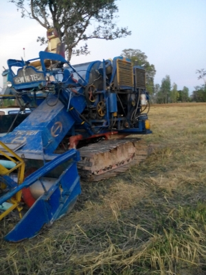 ขายขาดตัวรถเกี่ยวข้าว160000บาท