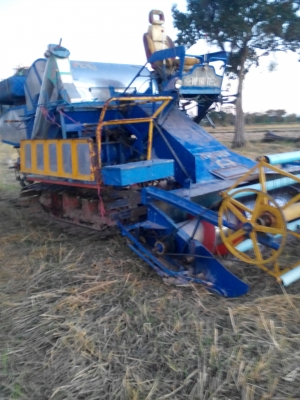 ขายขาดตัวรถเกี่ยวข้าว160000บาท