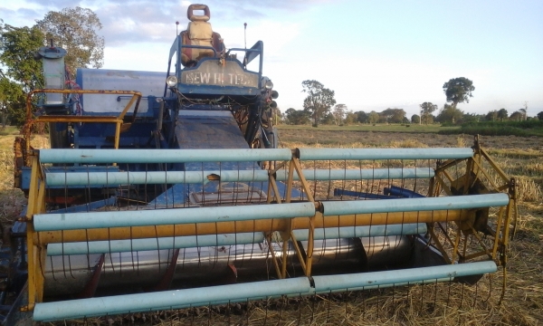 ขายขาดตัวรถเกี่ยวข้าว160000บาท