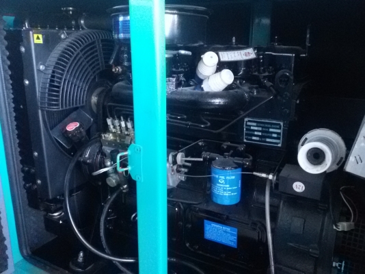 ขายเครื่องปั่นไฟนำเข้า50kvaพร้อมตู้เก็บเสียง