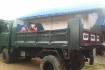 ขาย HINO KM505 250000 บาท ดัมพ์ มีทะเบียน โอน ราคาลดเต็มที่ครับ