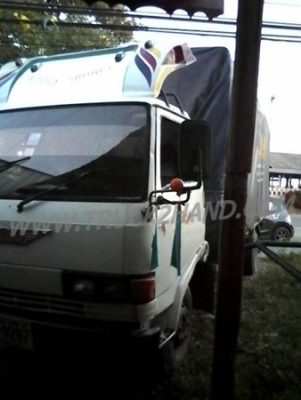 ขาย Hino KM 779 ยาว 5.50 เมตร คอกกะบะไม้ เครื่อง 117 แรงม้า