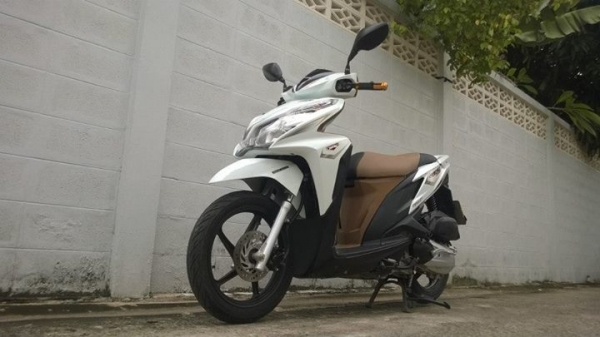 Click125i 2014 ตัว TOP idelling สีขาวสวยมาก หายาก ขายถูก ส่งฟรี