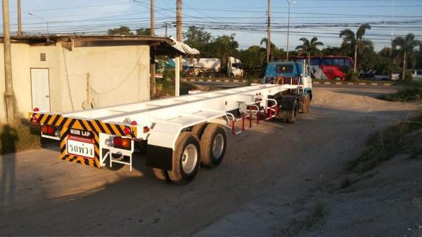 รถเทรลเลอร์  นำลาภ มงคลสยาม  หางก้างปลา 40 ฟุต   2  เพลานำลาภ  ใหม่ร