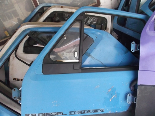 ขายประตู ISUZU NPR 115แรงม้า ของนอกสวยๆ  คู่ละ 8,000 บาท