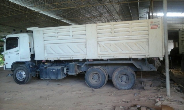 ขาย HINO 344 สองเพลา ดั๊ม กระบะเหล็กสามมิตร รถปี 56