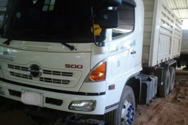 ขาย HINO 344 สองเพลา ดั๊ม กระบะเหล็กสามมิตร รถปี 56