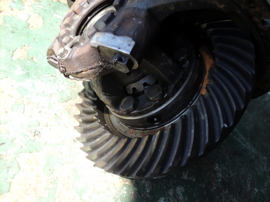 ชุดเฟืองท้ายHINO kl725 kl925สวยๆครับพร้อมเพลาข้าง