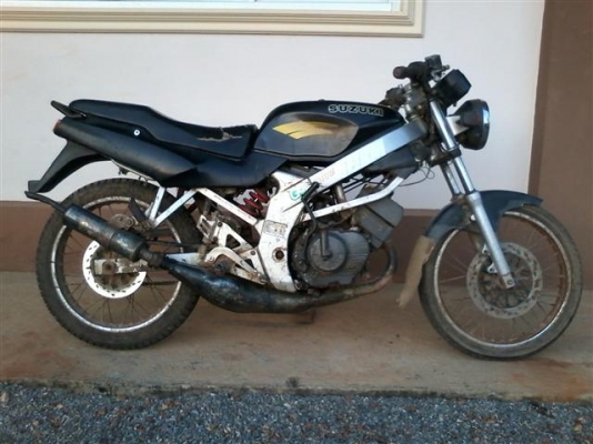 ขาย ซูซูกิแฟลชทะเบียนพร้อมโอนภาษีขาดปี 44 เครื่องพอใช้อะไล่เดิมเกิบครบเหมาะกับนักปั้น ขาย 3900 บาท