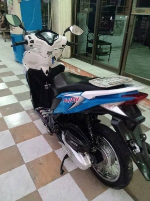 Honda Click 125 i สีน้ำเงิน ขาว รุ่นใหม่ล่าสุด รถอย่างสวย สภาพดีมาก Honda Click 125 i สีน้ำเงิน ขาว รุ่นใหม่ล่าสุด รถอย่างสวย สภาพดีมาก