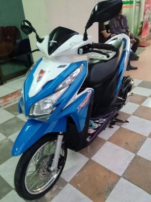 Honda Click 125 i สีน้ำเงิน ขาว รุ่นใหม่ล่าสุด รถอย่างสวย สภาพดีมาก Honda Click 125 i สีน้ำเงิน ขาว รุ่นใหม่ล่าสุด รถอย่างสวย สภาพดีมาก