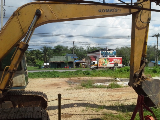 komatsu 200-3      เร็วแรง พร้อมใช้  ผมเลิกกิจการแล้วครับ เอวมีหลวมนิด