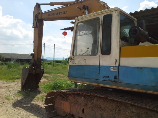 komatsu 200-3      เร็วแรง พร้อมใช้  ผมเลิกกิจการแล้วครับ เอวมีหลวมนิด