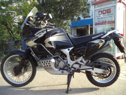 ขาย  Africa Twin 750cc พร้อมทะเบียน