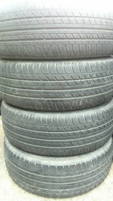 ขายยาง BRIDGESTONE 215-60-16 ปี10 ดอกสวย ไม่บวม ชุดละ 2,000 บาท