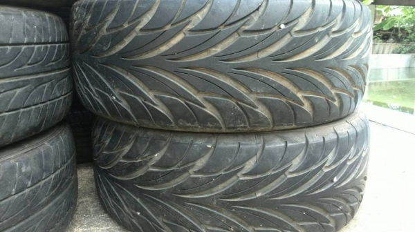 ยาง\% 205-55-16 ปี11 ดอกเต็ม ไม่บวม เส้นละ 600.-