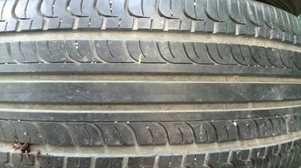 ยาง\% Hankook 235-50-19 ปี12 ดอกสวย ไม่บวม เส้นละ 1,000.-