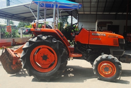 ขายรถไถ Kubota L 2808 (4WD) พร้อมผานพรวน รถพร้อมใช้งานครับ