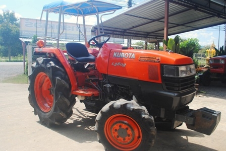 ขายรถไถ Kubota L 2808 (4WD) พร้อมผานพรวน รถพร้อมใช้งานครับ