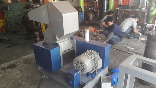 ขายเครื่องบดพลาดติกของใต้หวันสภาพให่ม 88000