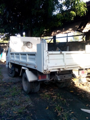 ขาย รถ 6 ล้อ ISUZU กระบะบรรทุก. รถดั้มได้ . พร้อมใช้งาน
