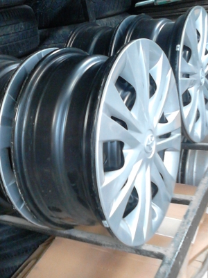 ขอบ 15  กะทะล้อ ป้ายแดง 5 รู วีโก้  ชุด 4 วงพร้อมฝาครอบใหม่ๆ  TEL.081-427-3941