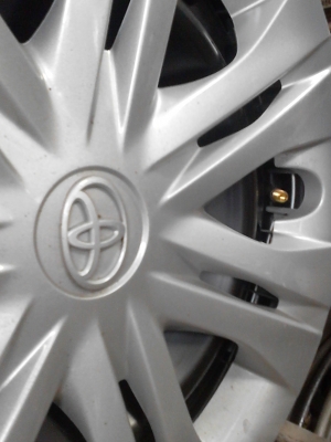 ขอบ 15  กะทะล้อ ป้ายแดง 5 รู วีโก้  ชุด 4 วงพร้อมฝาครอบใหม่ๆ  TEL.081-427-3941