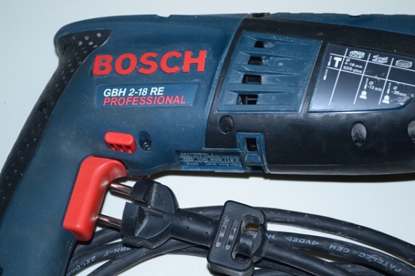 สว่าน BOSCH  GBH2-18RE พร้อมกล่องใส่ + EMS 120 ฿