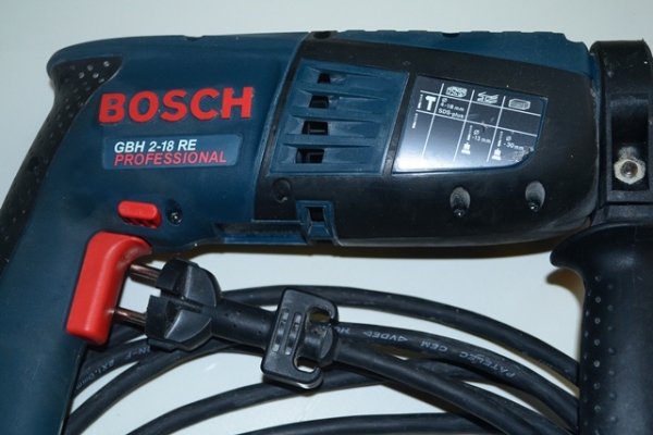 สว่าน BOSCH  GBH2-18RE พร้อมกล่องใส่ + EMS 120 ฿