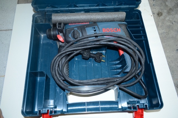 สว่าน BOSCH  GBH2-18RE พร้อมกล่องใส่ + EMS 120 ฿