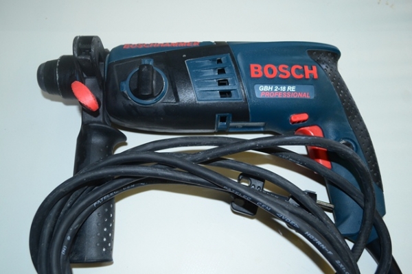 สว่าน BOSCH  GBH2-18RE พร้อมกล่องใส่ + EMS 120 ฿