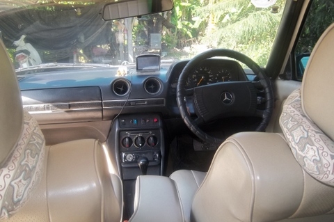 ขายรถเบนซ์ 300D ปี2531 เครื่องเดิมดีเซล เกียร์ออโตพวงมาลัยเพาเวอร์